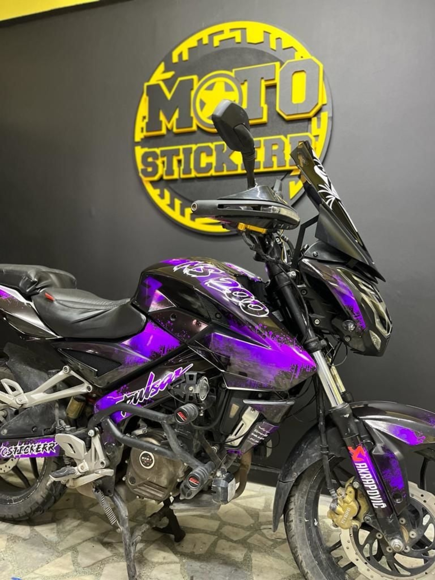 NS 200 STİCKER SET resmi