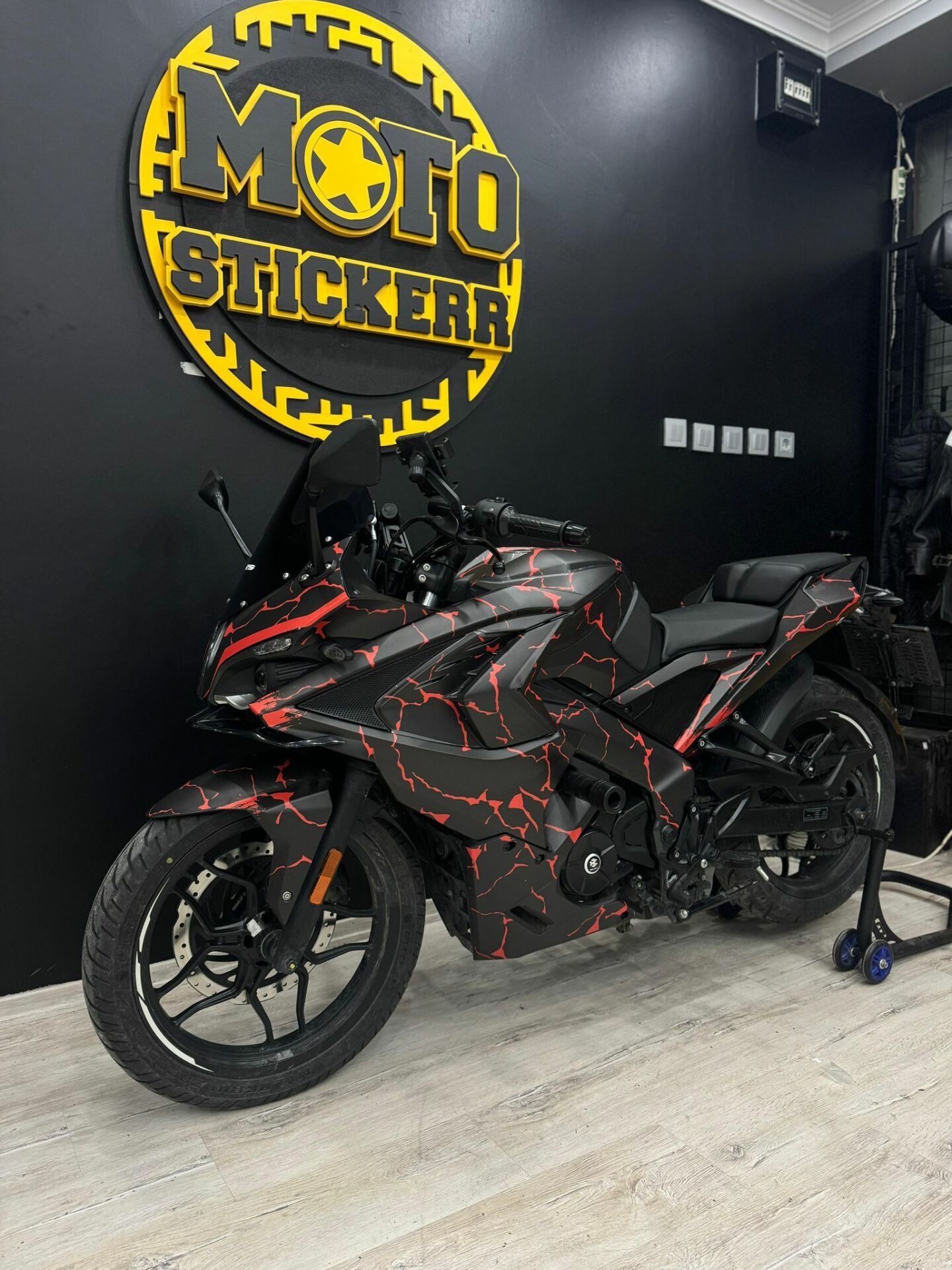 RS 200 STİCKER SET resmi