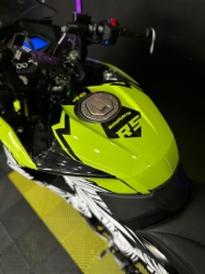 RS 200 STİCKER SET resmi