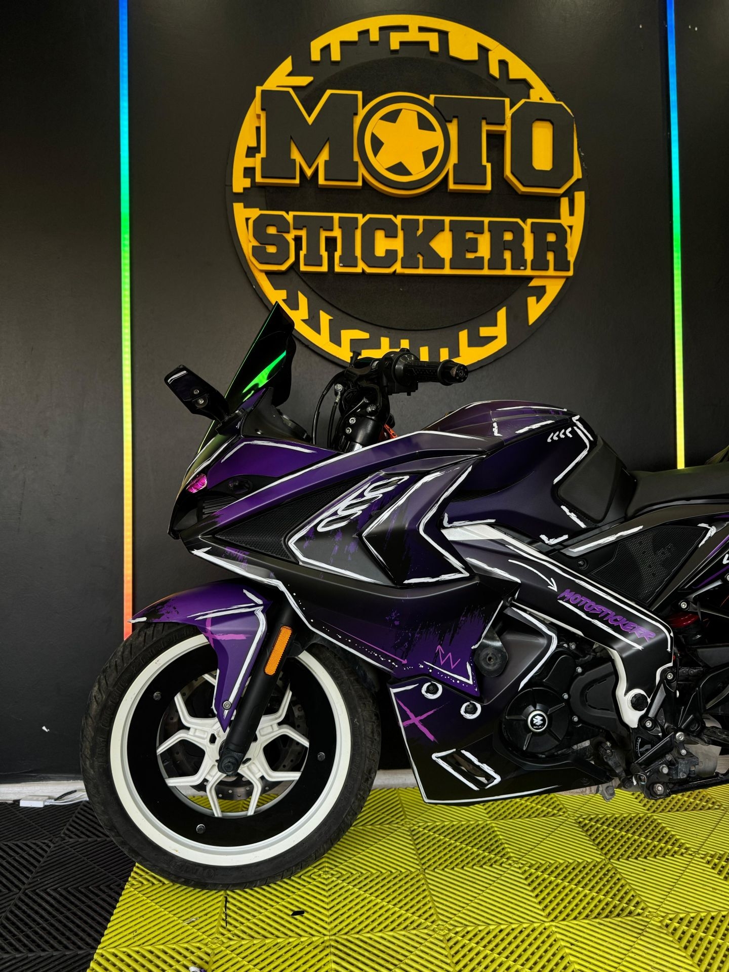 RS 200 STİCKER SET resmi